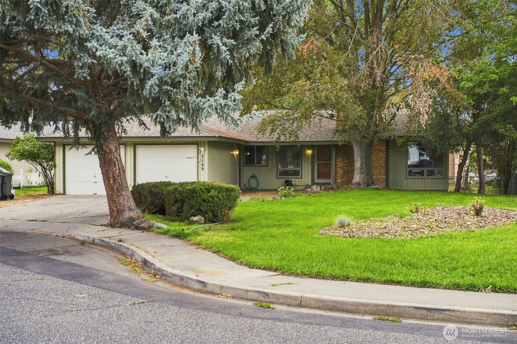 2109 Briarwood Court