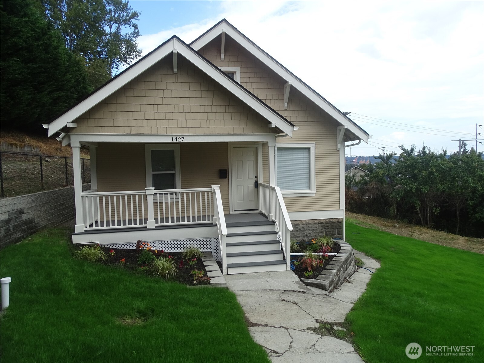 1427 Fairbanks Street