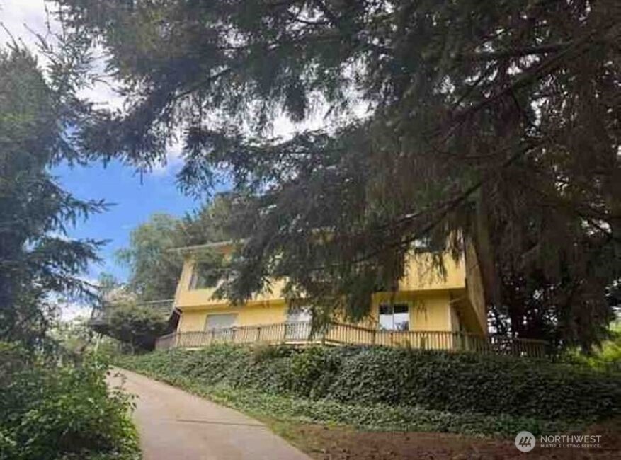 8100 Meyerwood Lane