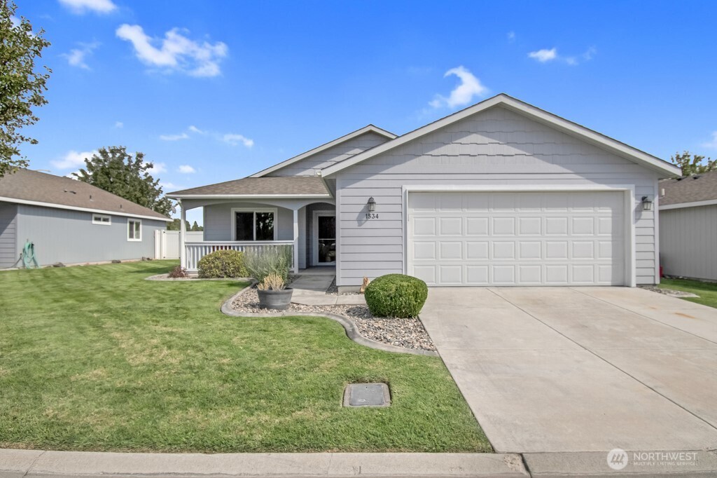 1534 Larkspur Drive