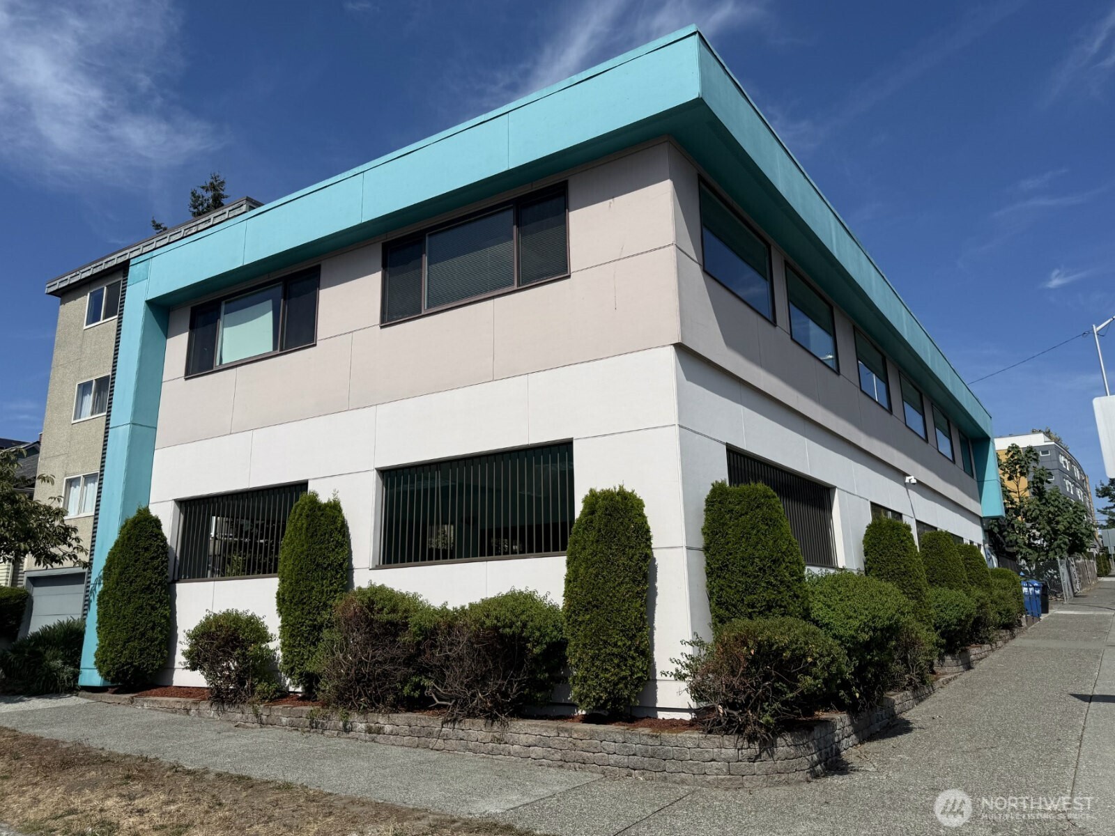 4201 Aurora Avenue