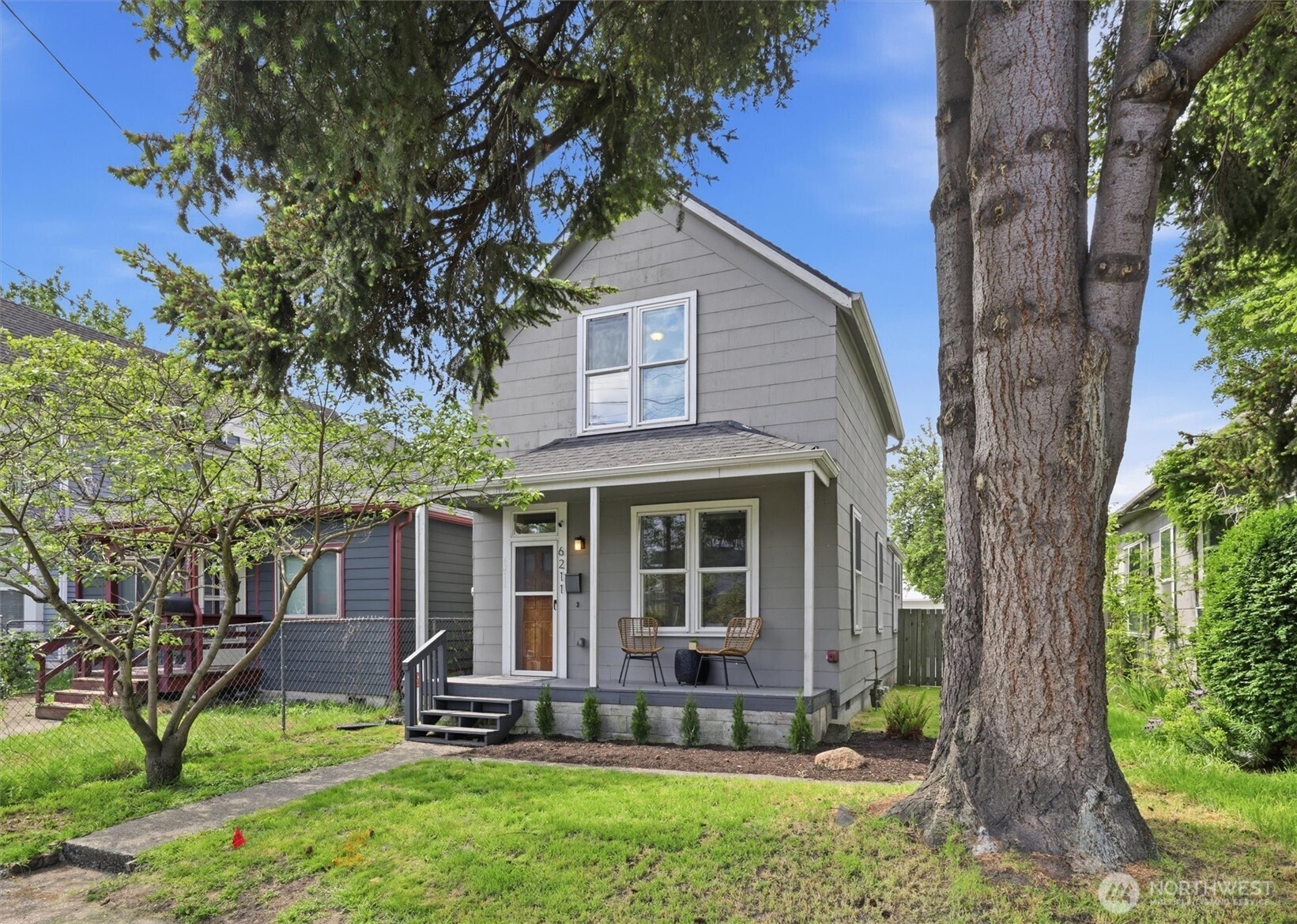 6211 Carleton Avenue