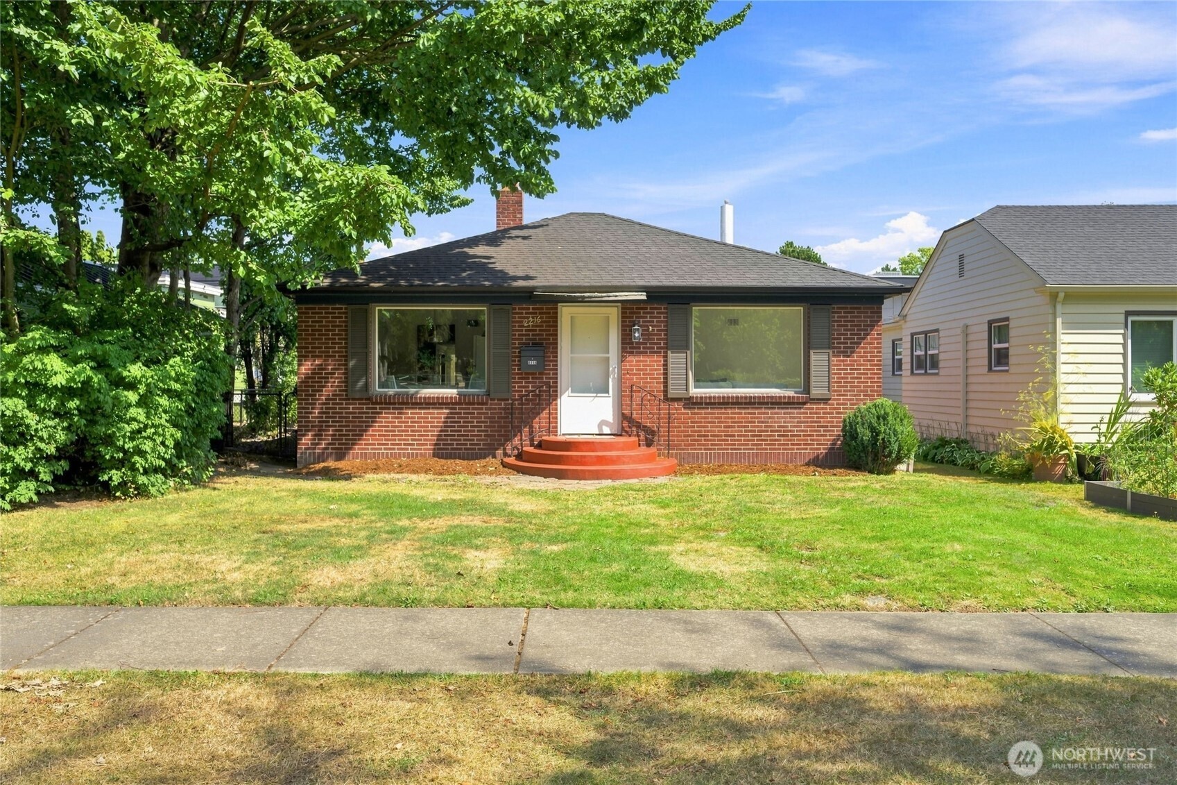 2216 Elizabeth Street