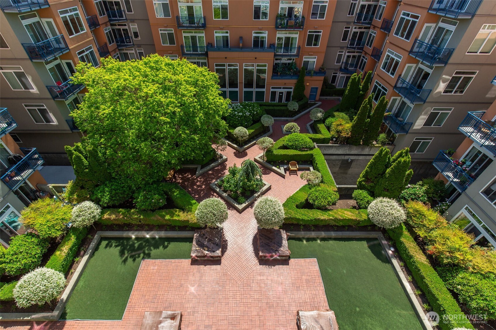2415 2nd Avenue #449
