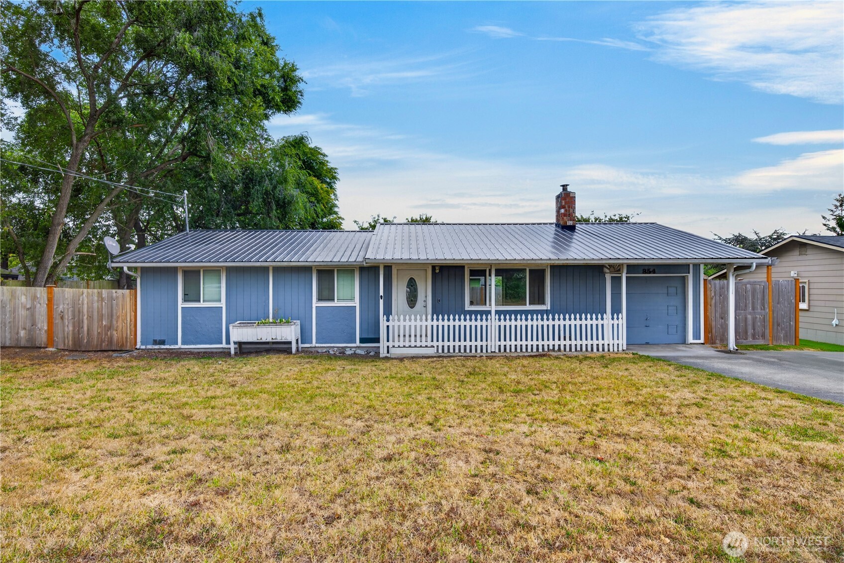 854 Heller Street