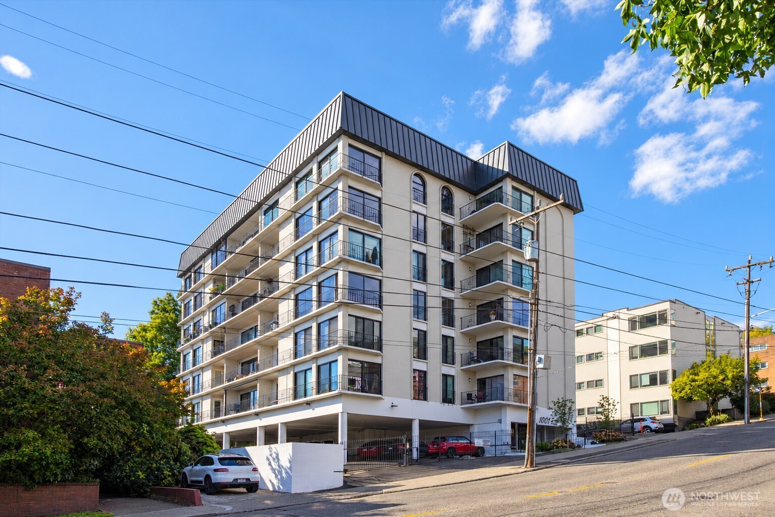 1001 Queen Anne Avenue #401