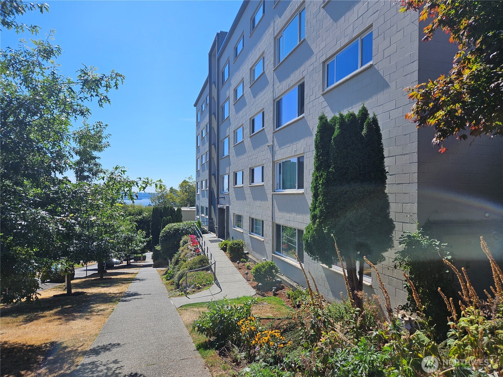 919 2nd Avenue #407