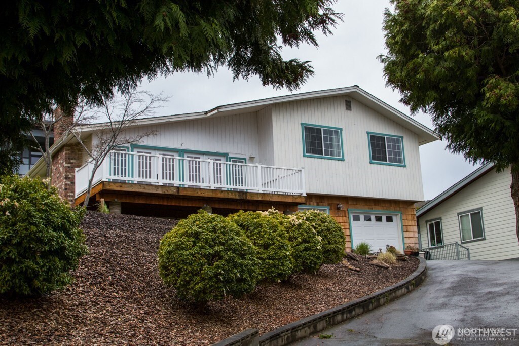 8061 Chinook Way