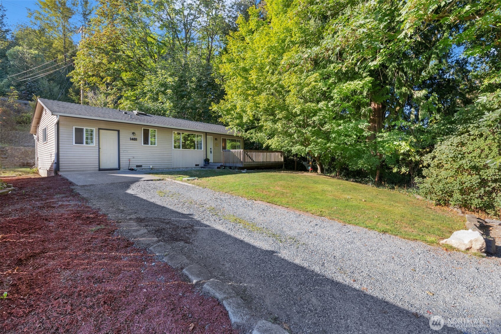 1401 Maple Avenue