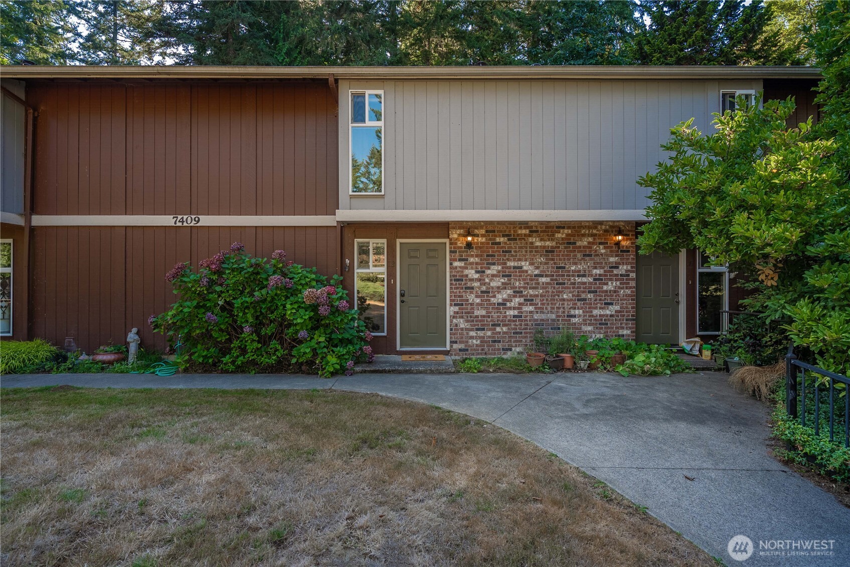 7409 Fairview Road #7C/18