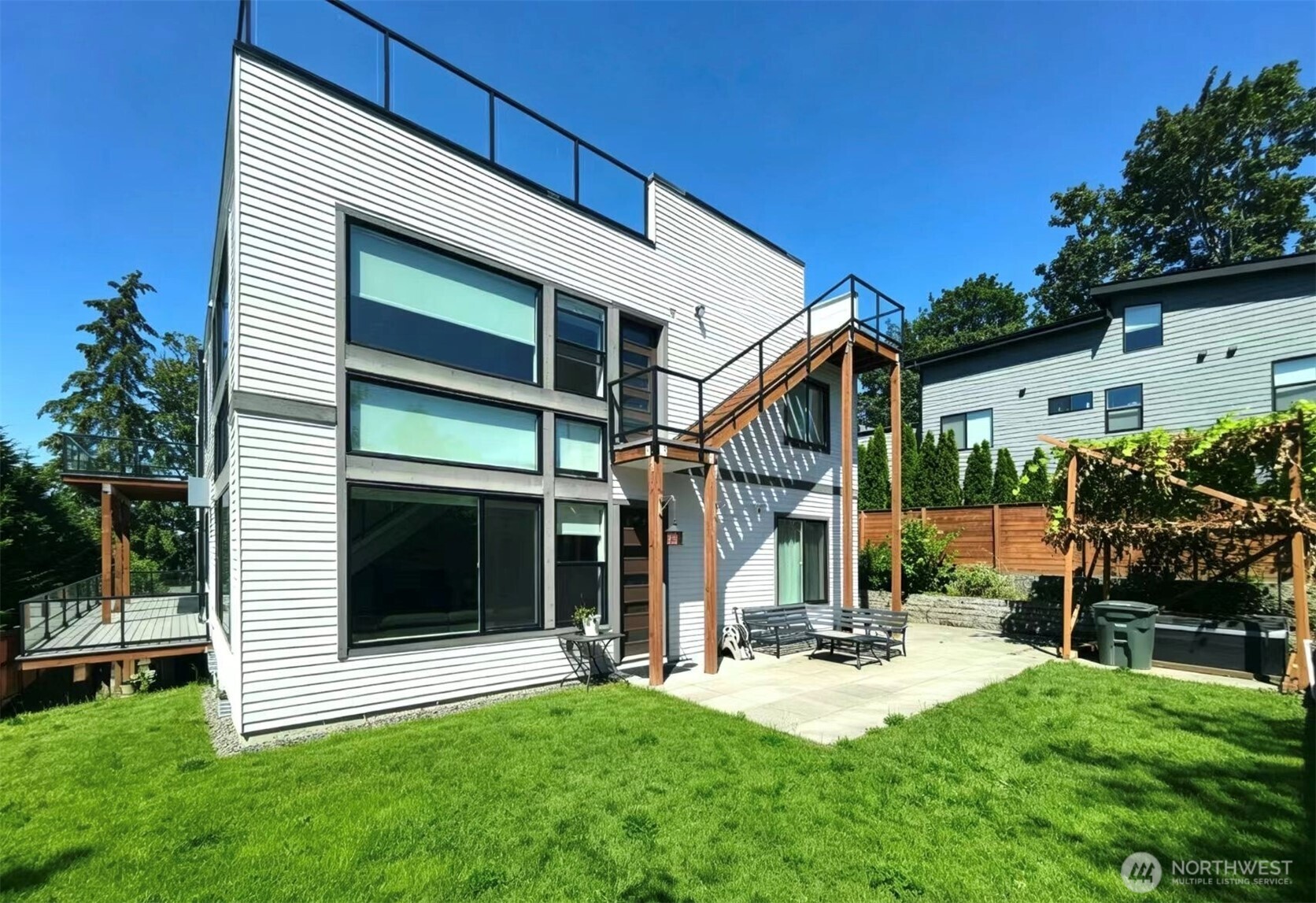 3621 Lincoln Avenue