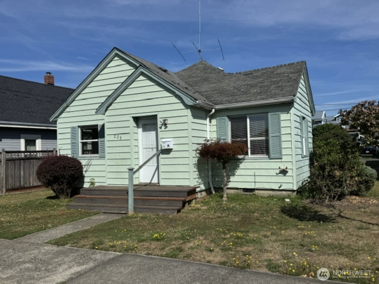 225 Lewis Street