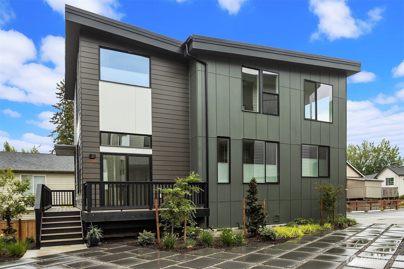 3007 Dakota St