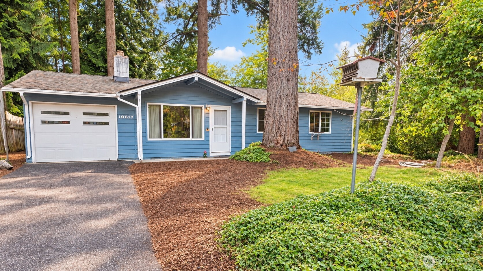 19617 156 Place