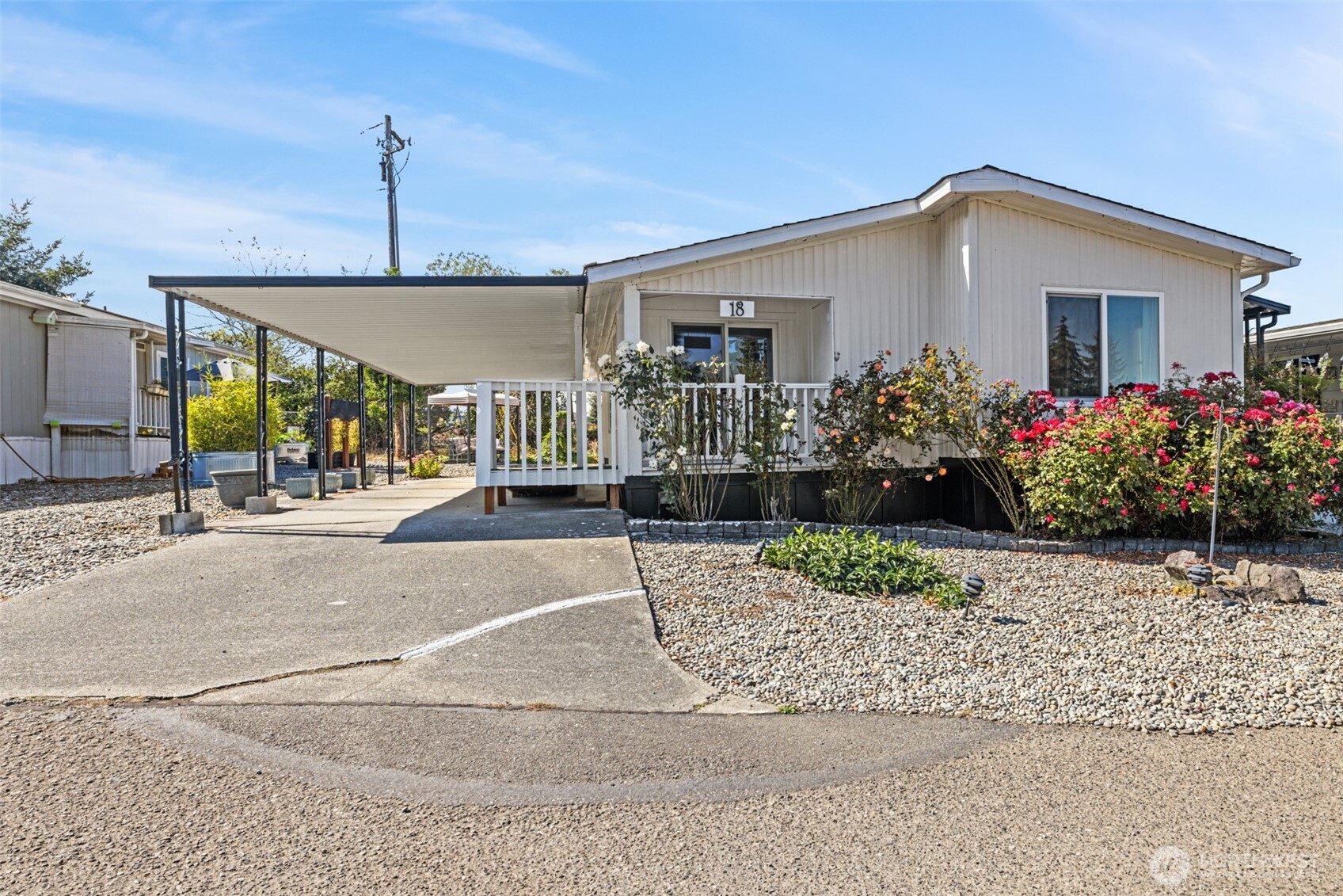 921 Third Avenue #18