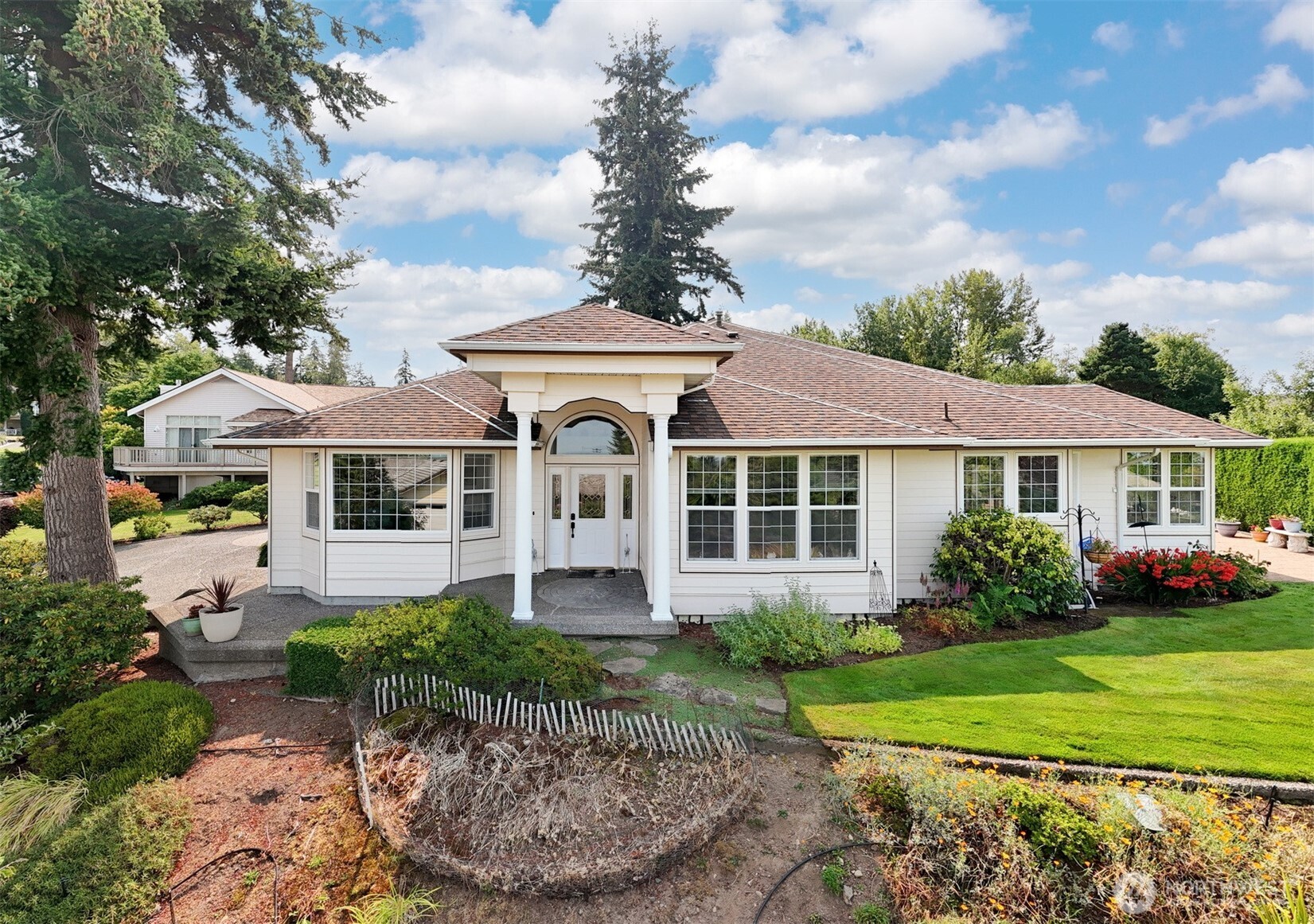 911 Pacificview Drive
