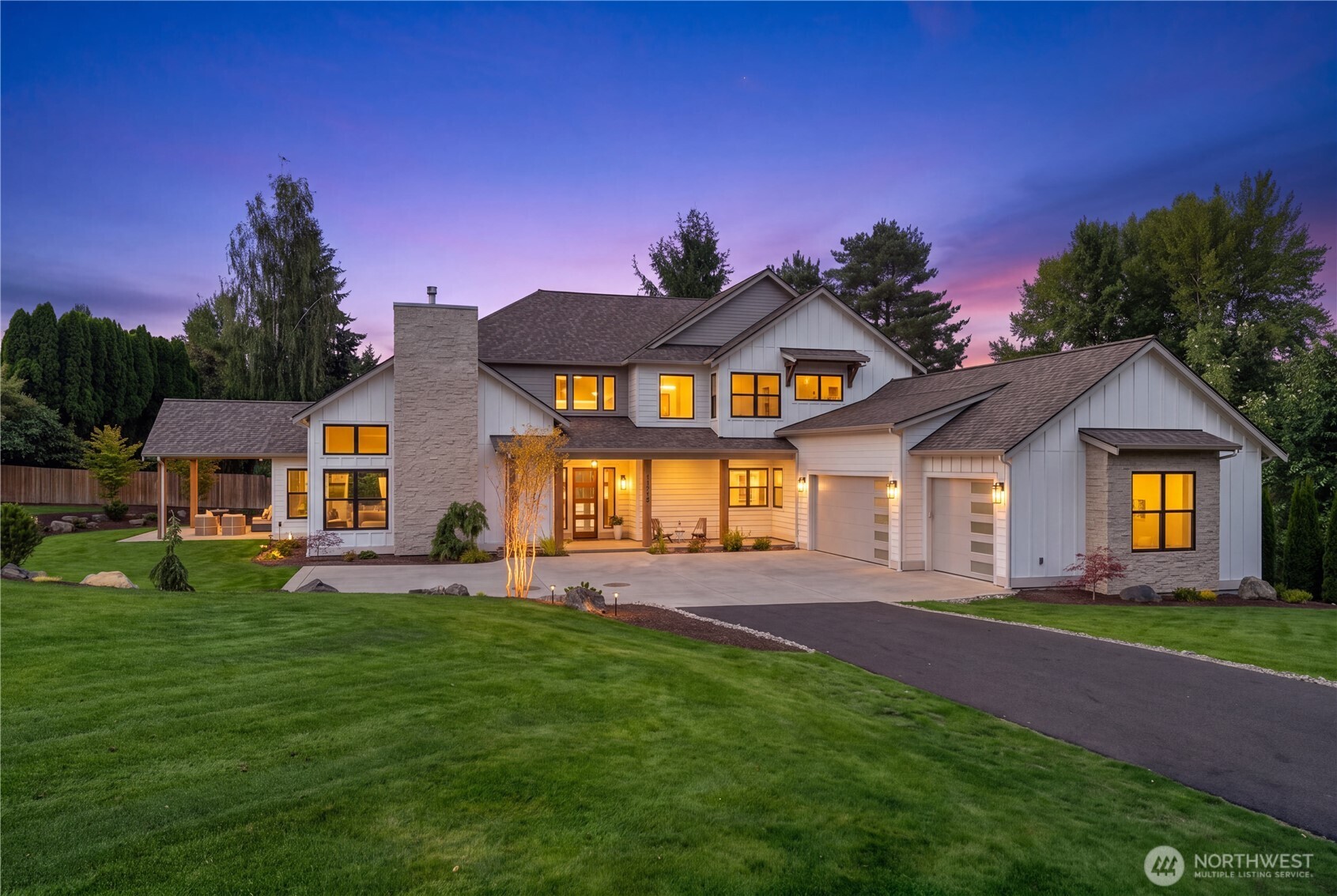 17218 & 17220 Woodinville Duvall Road