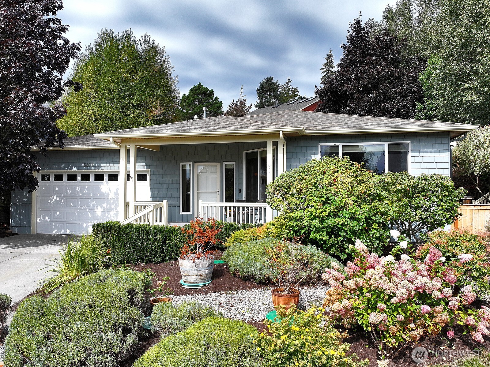 5674 Lenz Place