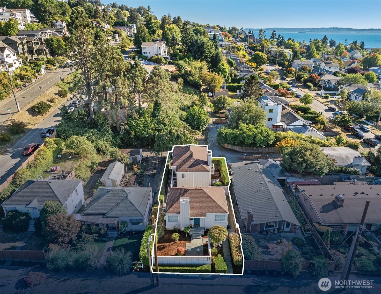5911 Admiral Way