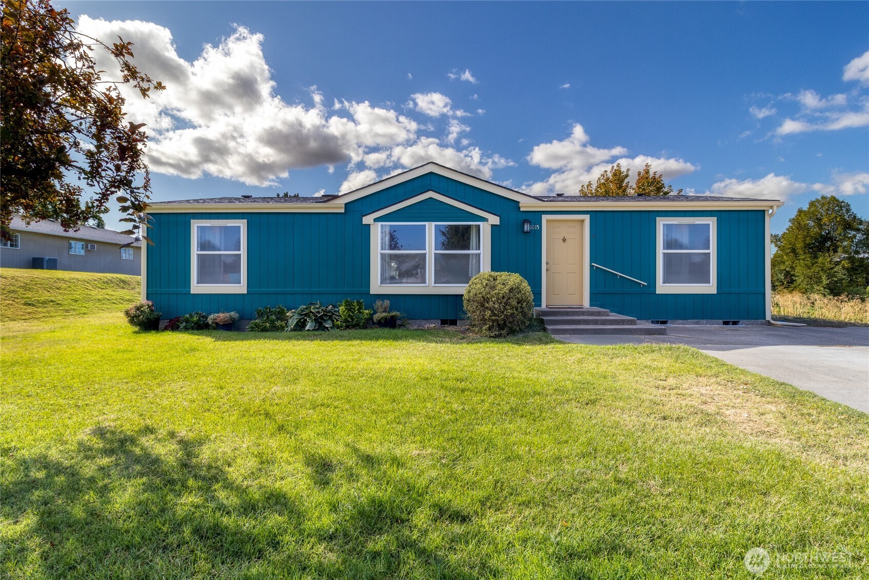 1015 Whitman Drive