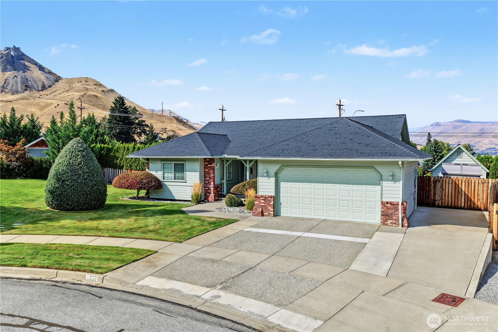 1716 Windsor Court