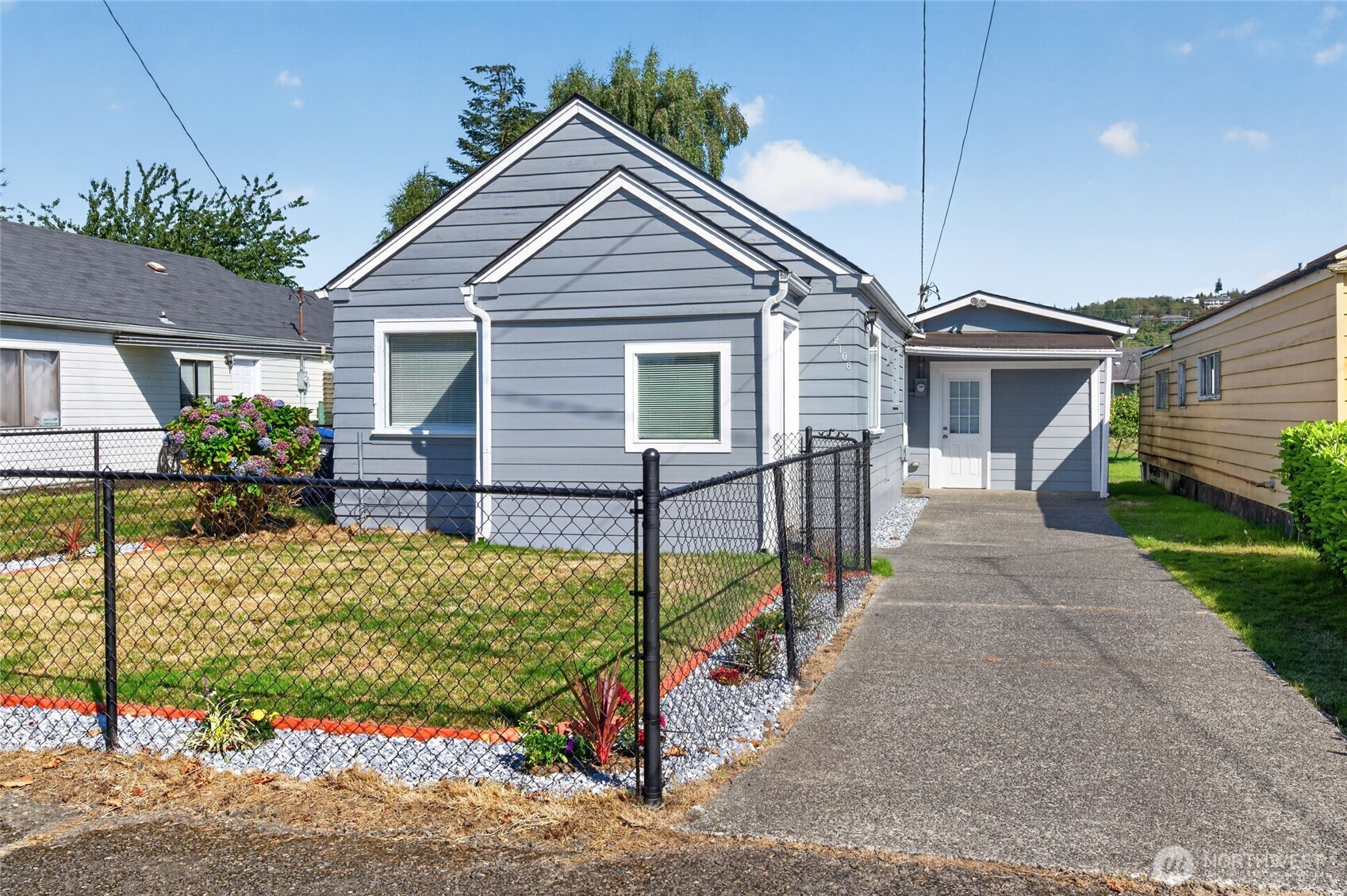 2106 2nd Street