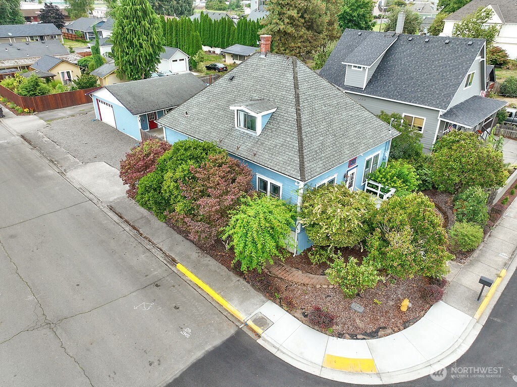 656 Davidson Avenue