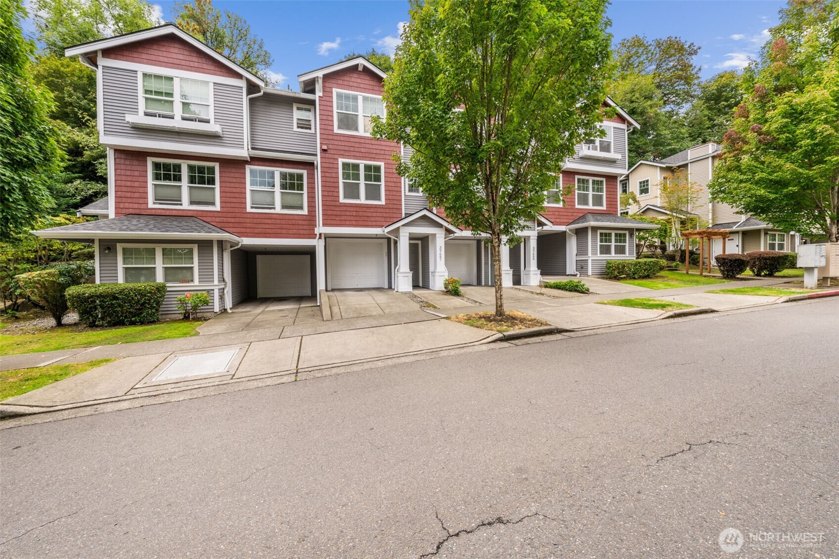 3727 Holly Park Drive