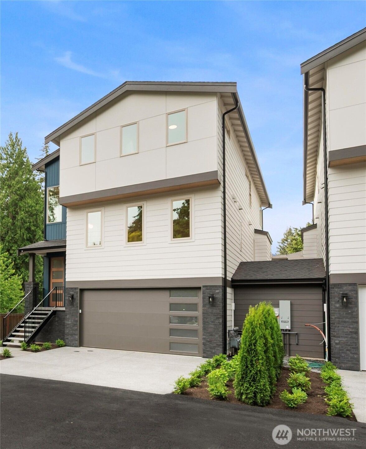 9909 Unit B 200th