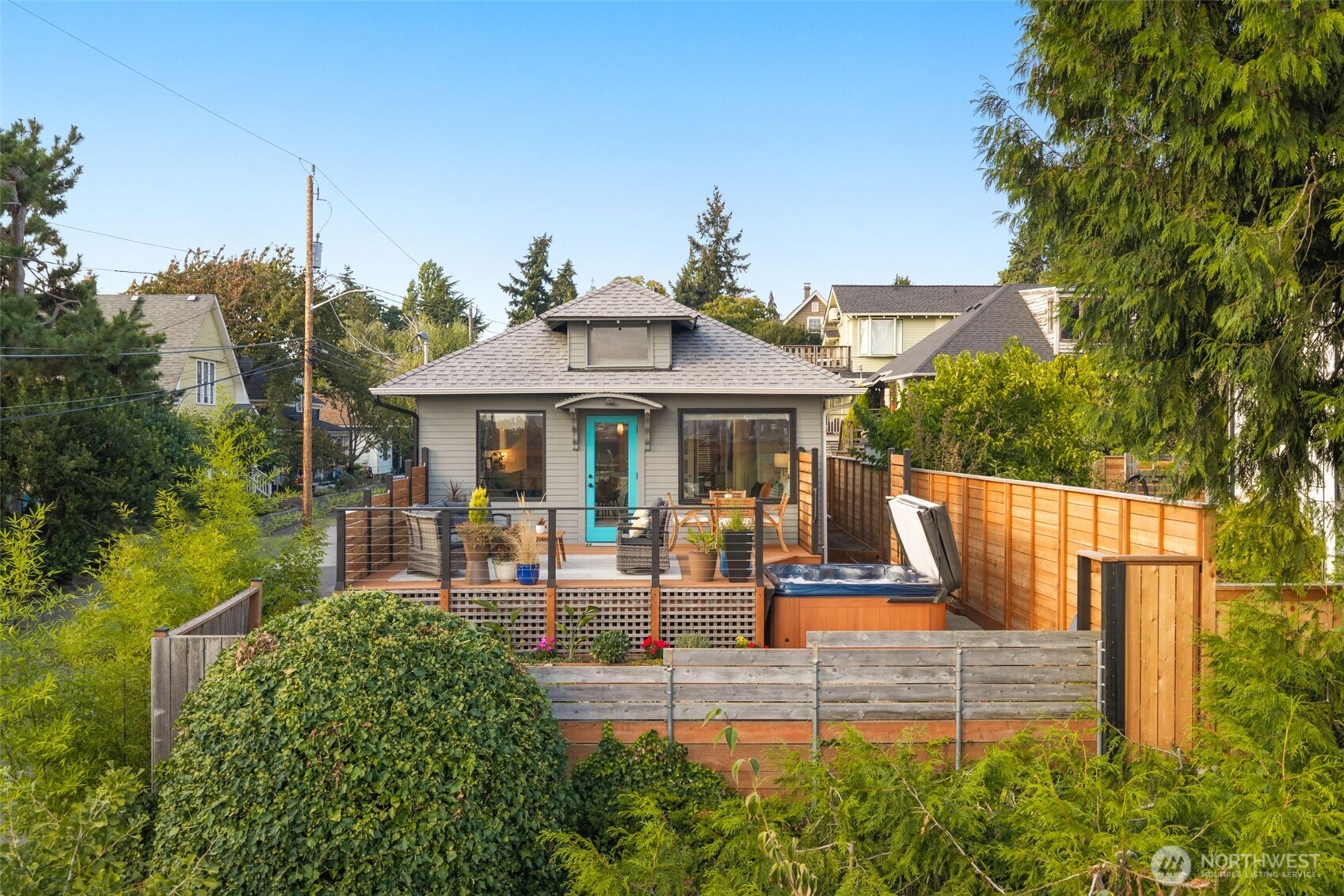 3516 Carr Place