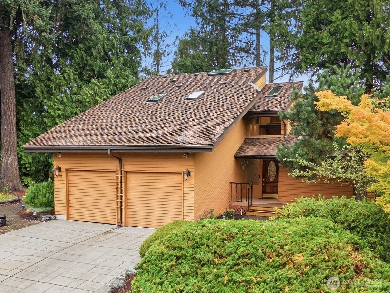 7209 Topaz Court