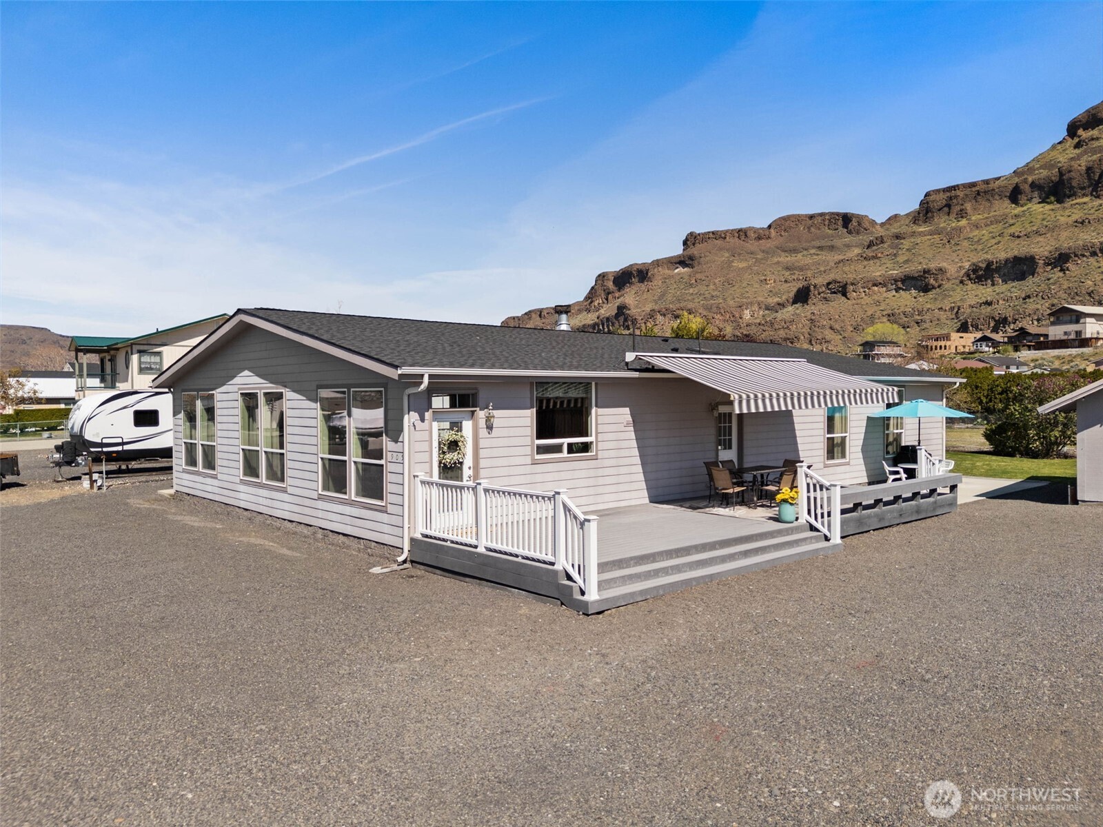 905 Hunter Ave