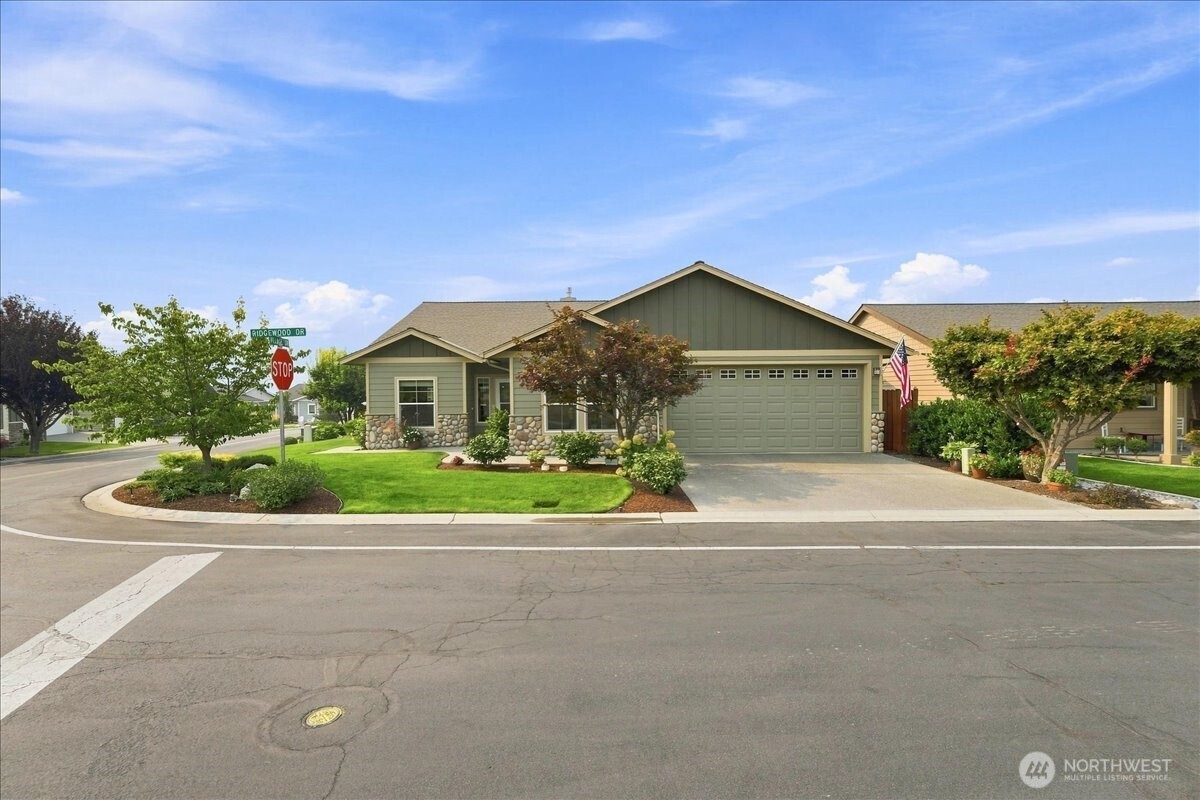 387 Ridgewood Dr