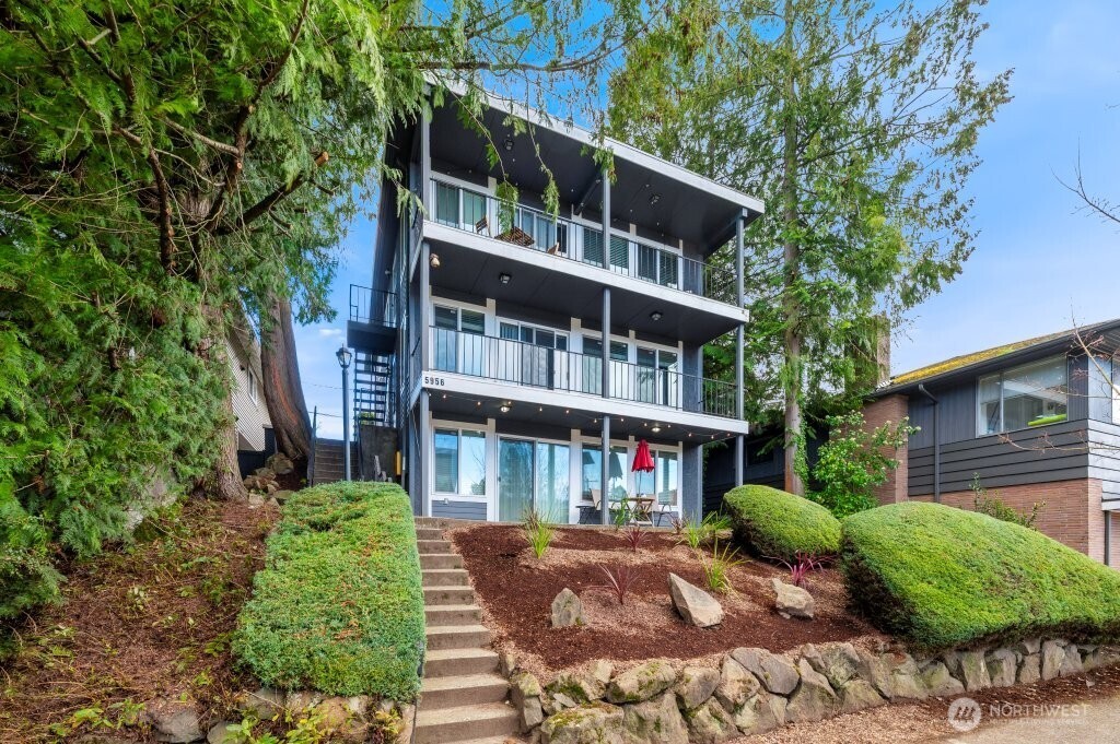 5954 Fauntleroy Way