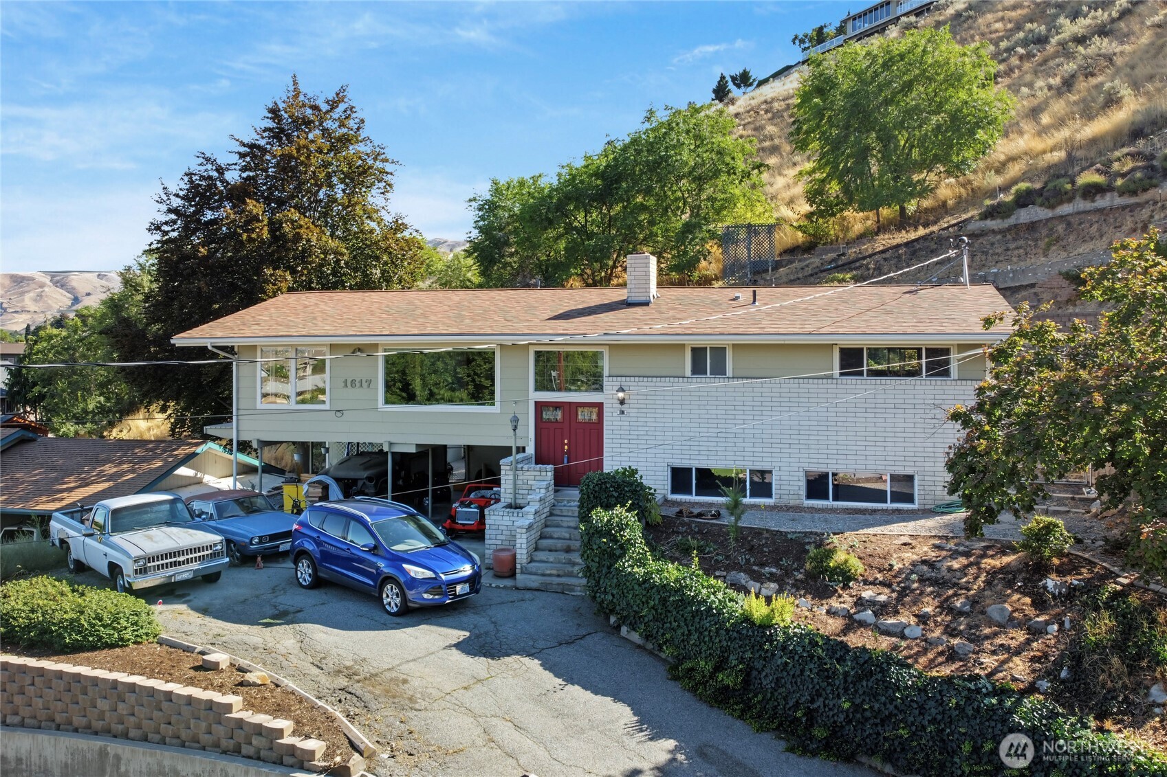 1617 Carson Lane