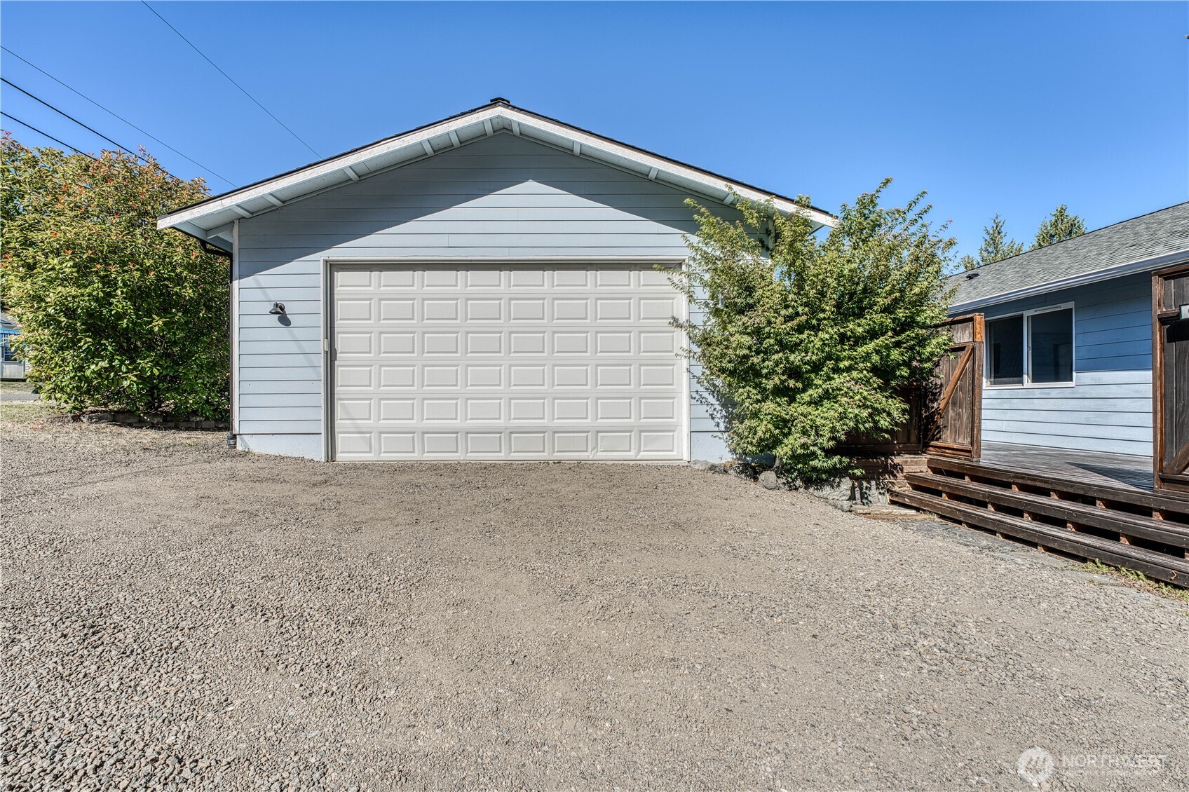 6736 Admiral Lane