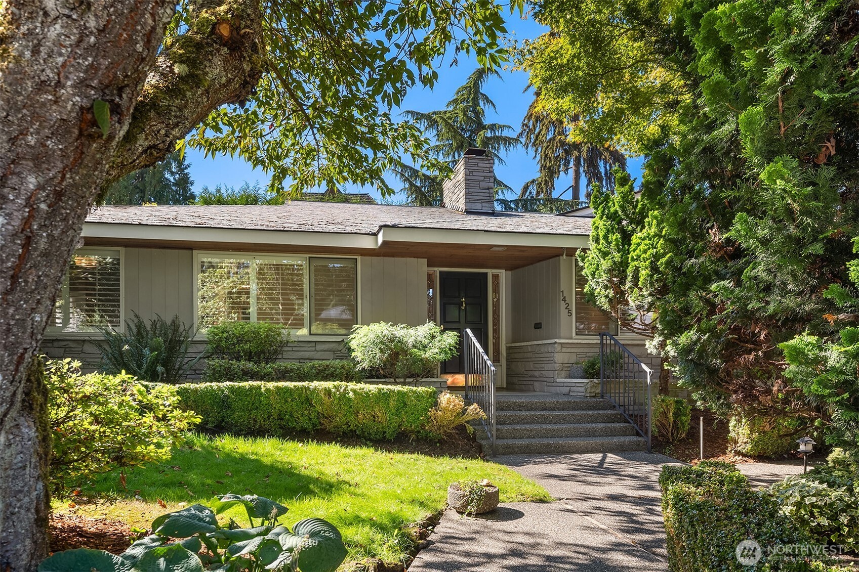 1425 Broadmoor Drive