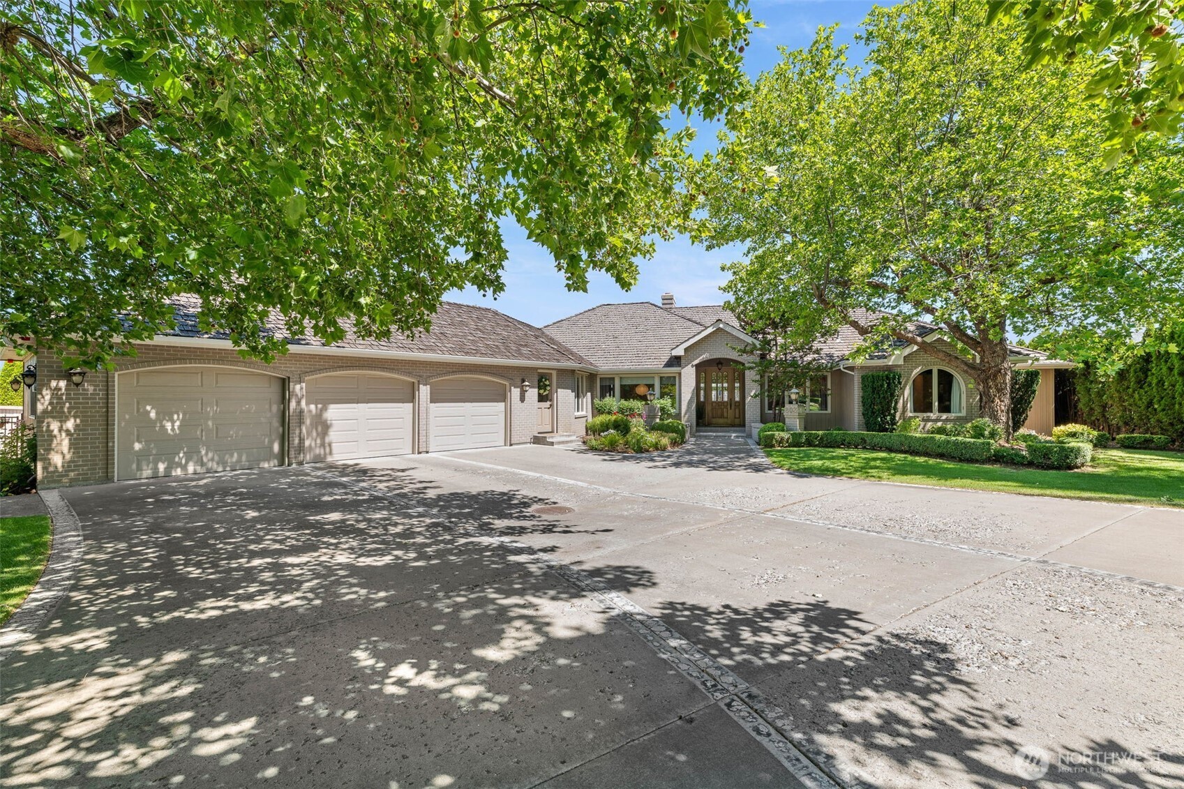 803 Cobblestone Pl