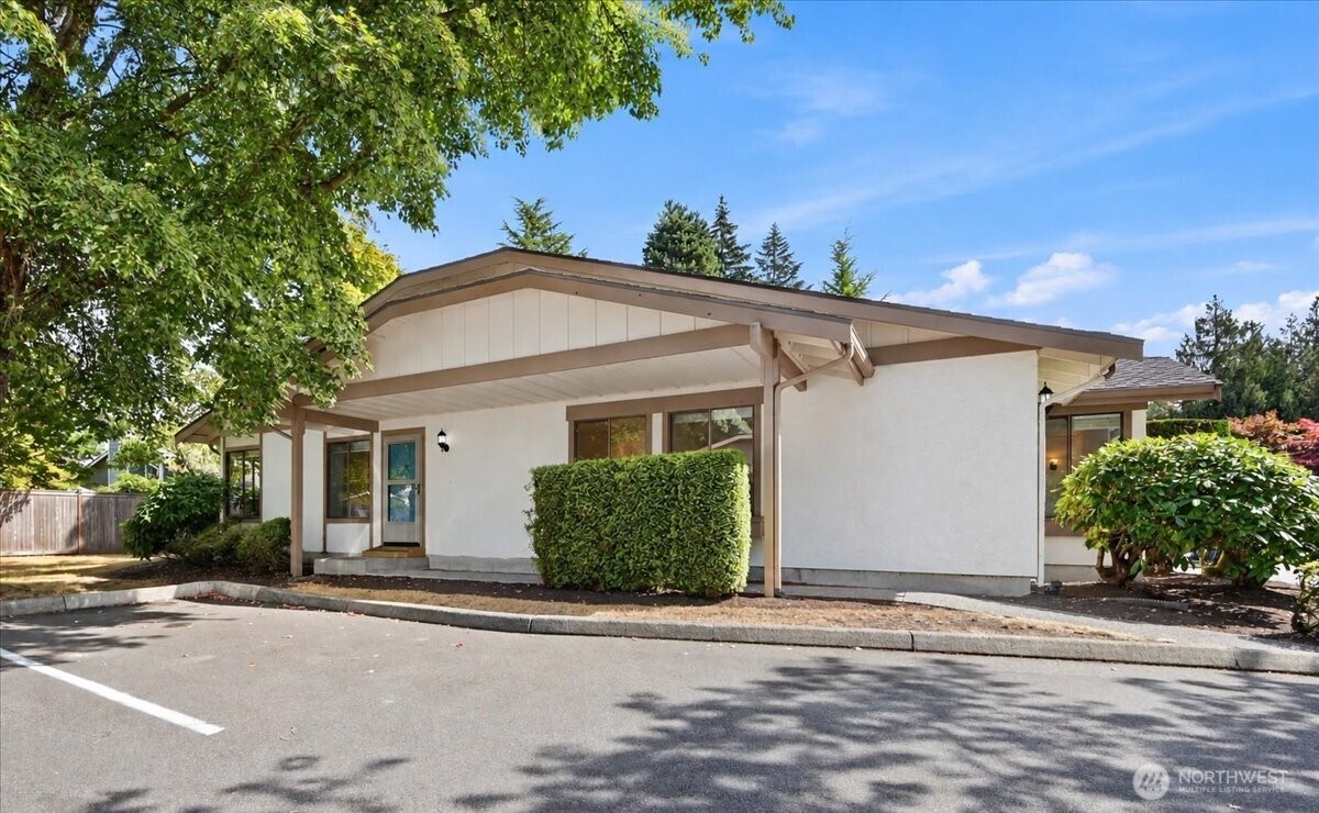 16006 Village Green Drive