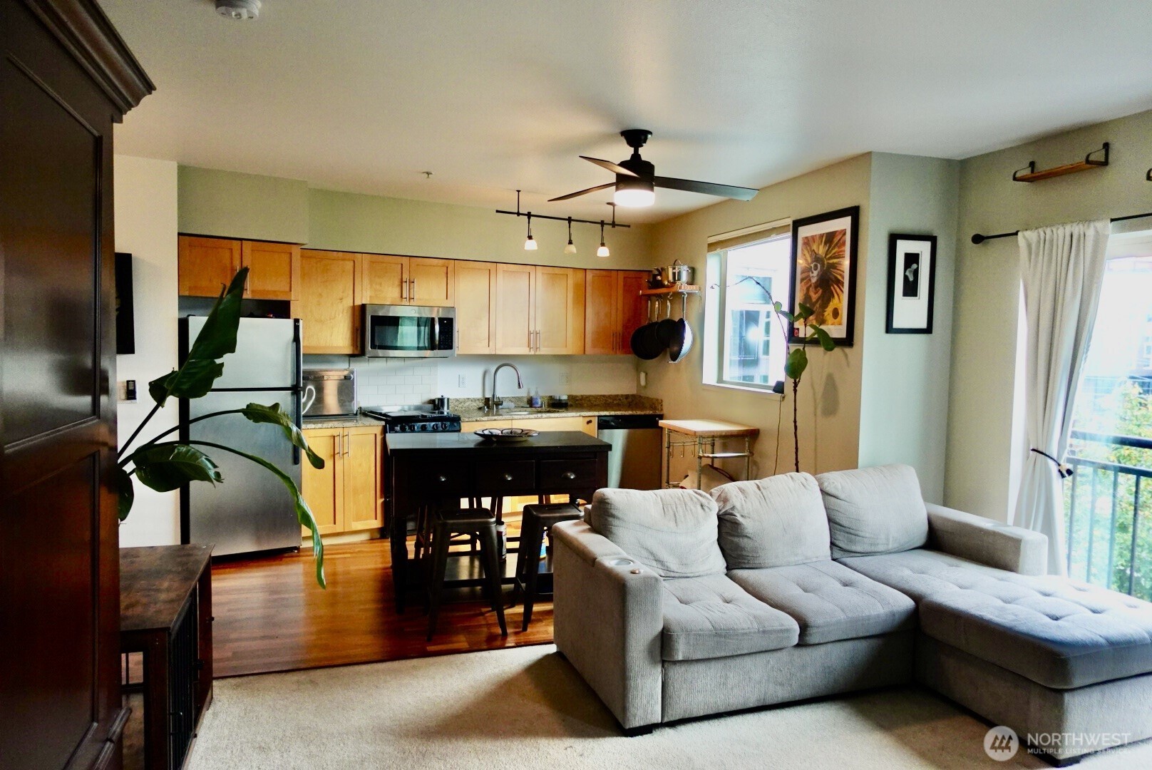 3333 wallingford Avenue #307