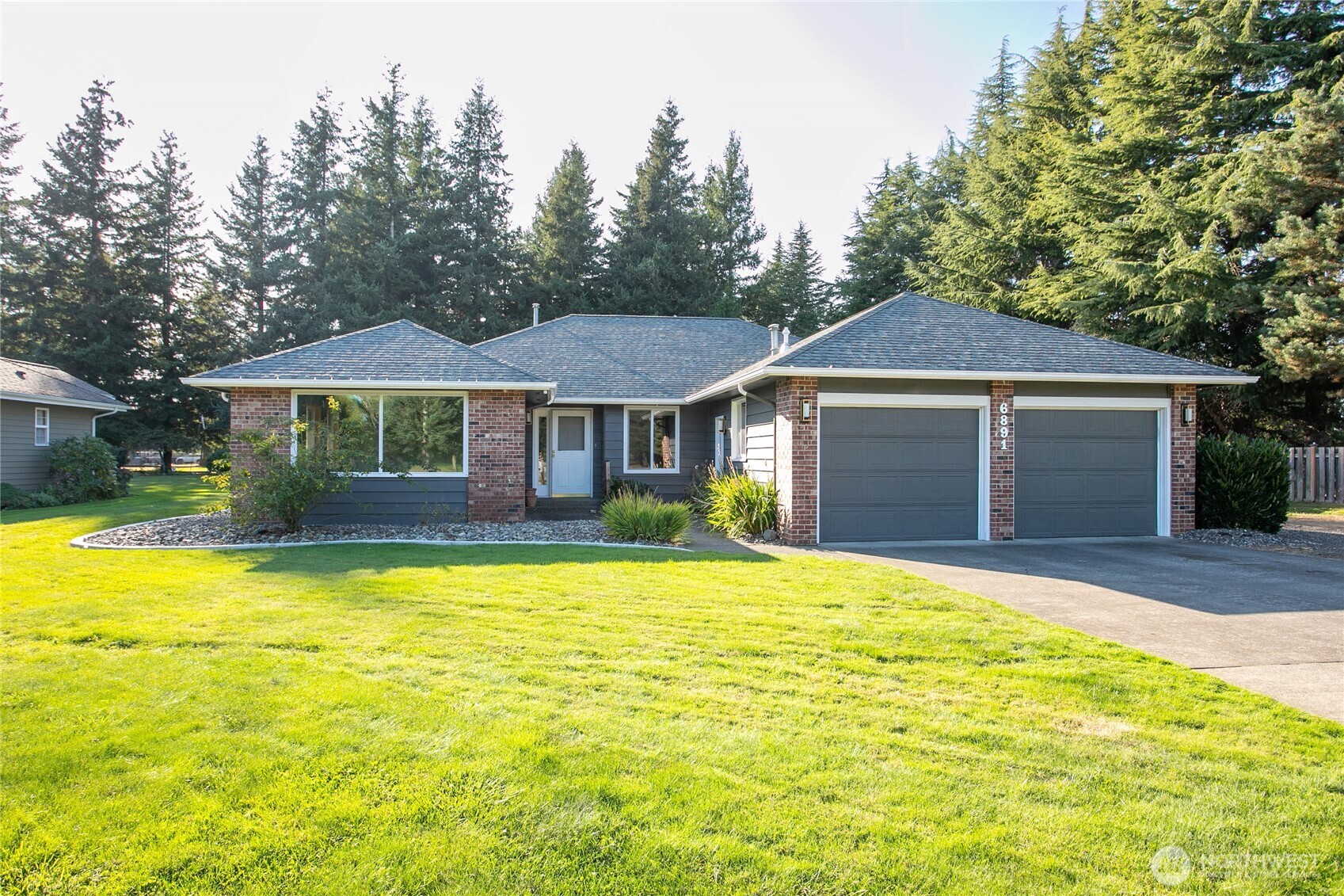 6891 Raspberry Drive