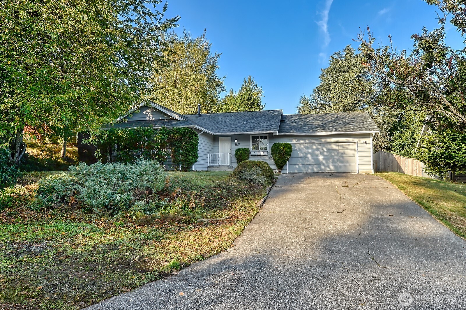 3821 Del Bonita Way