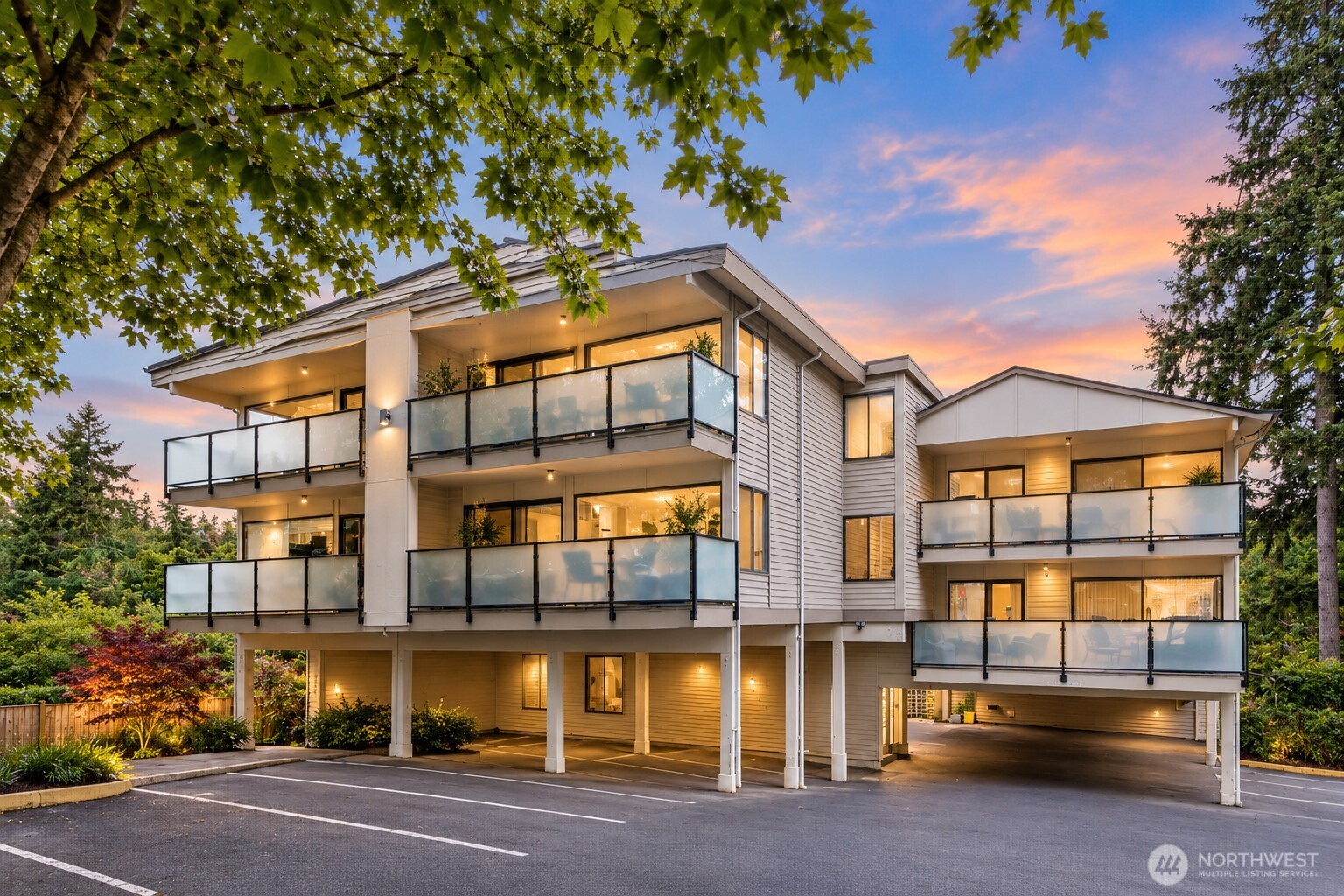 321 Bellevue Way #203