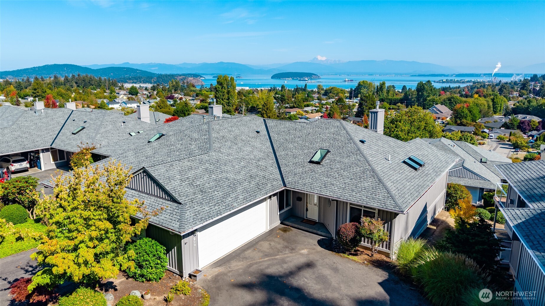 3903 Ridge Top