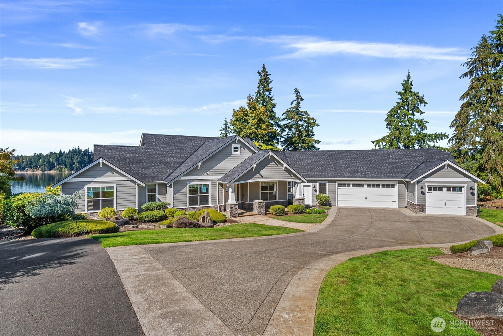 4827 Bayshore Lane