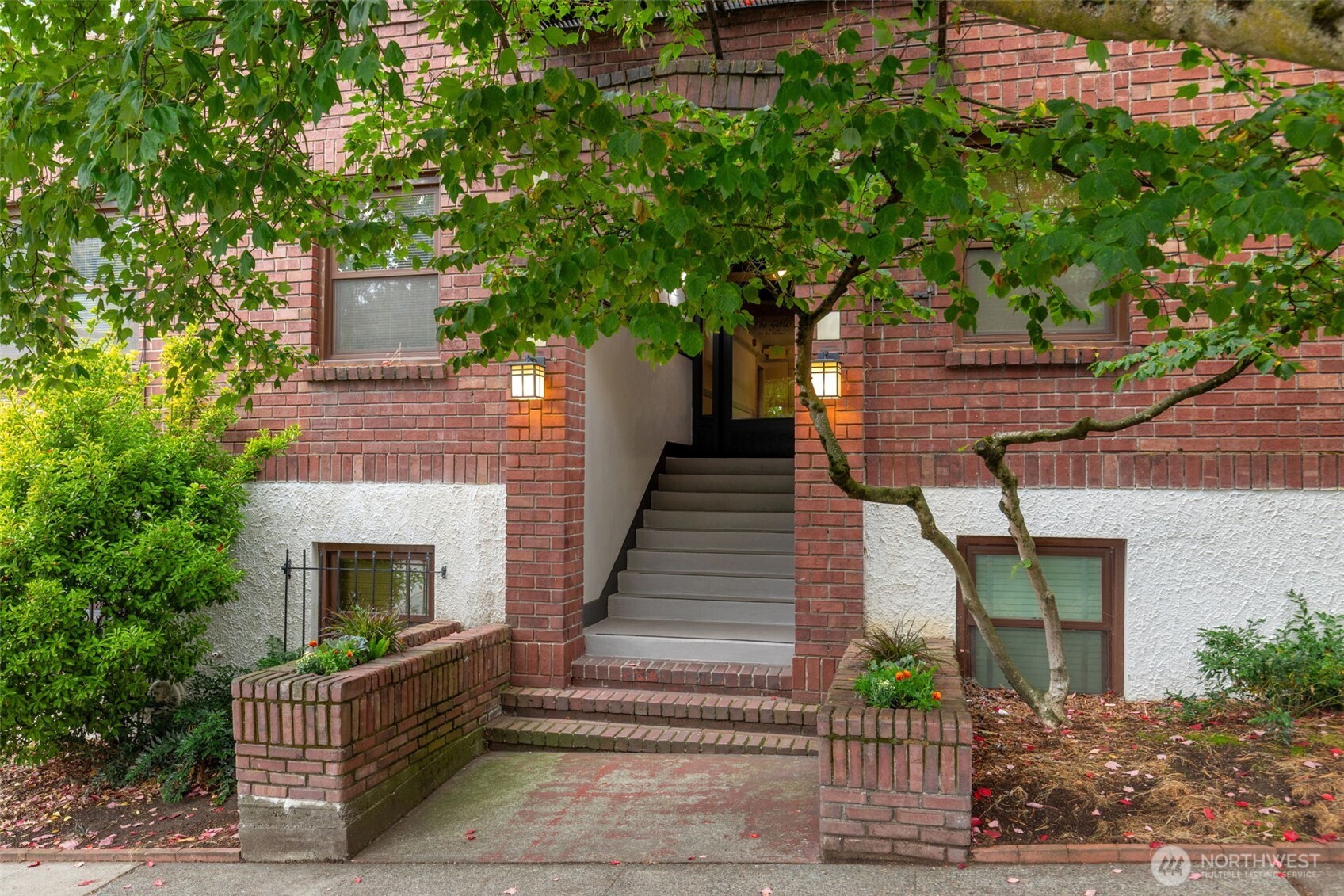 516 Thomas Street #202