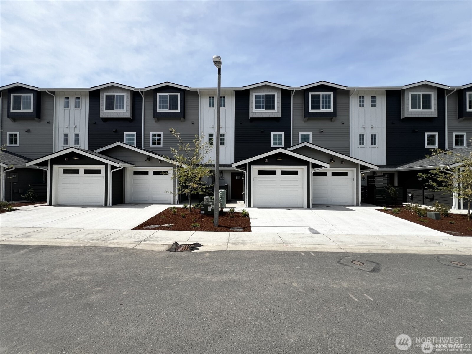1737 Sunup Loop