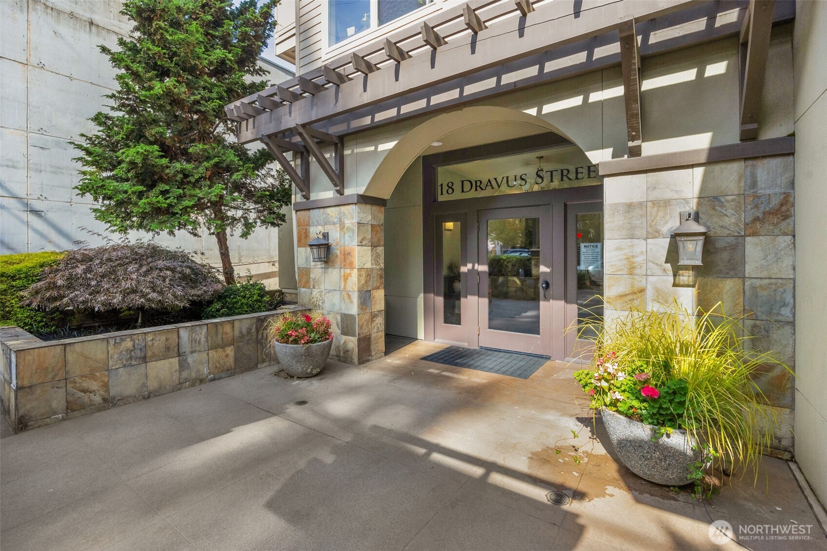 18 Dravus Street #210