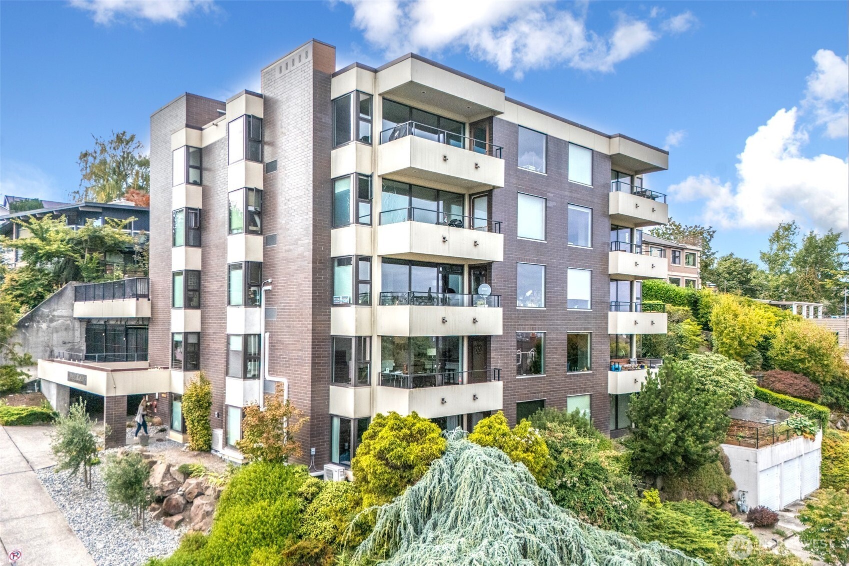 1605 5th Avenue #102