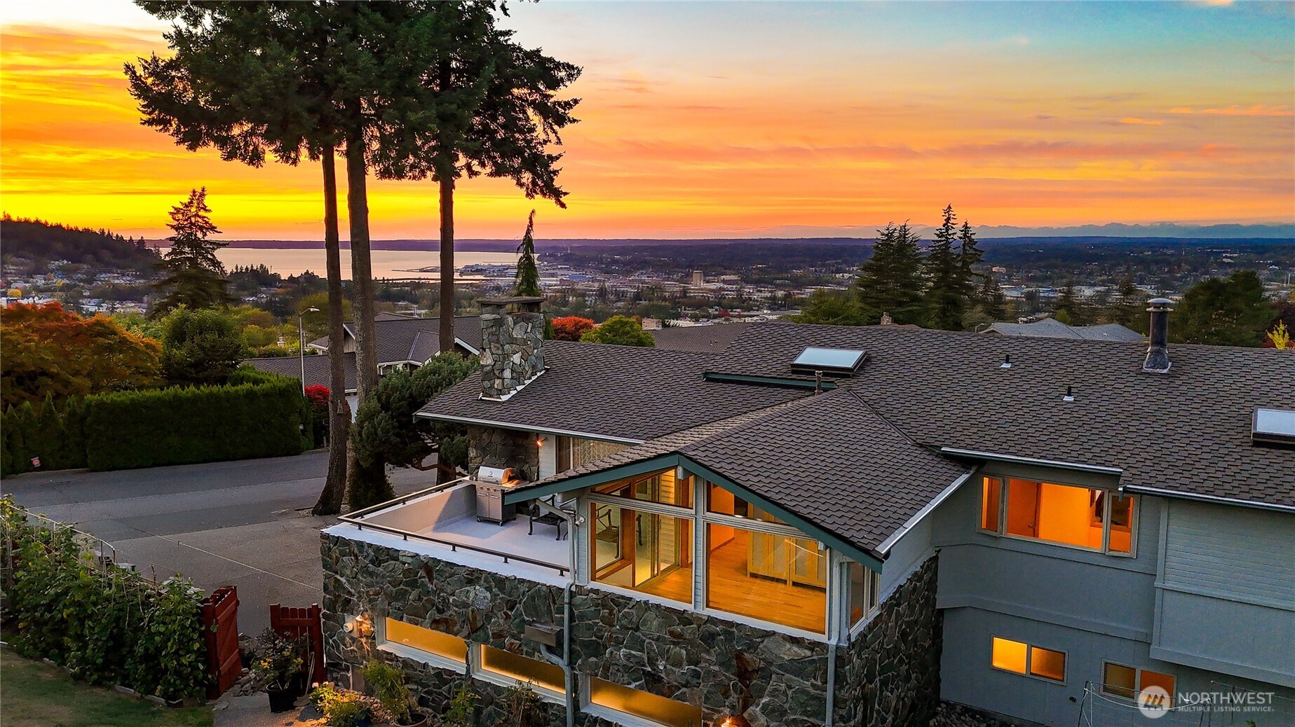 1700 Lopez Court